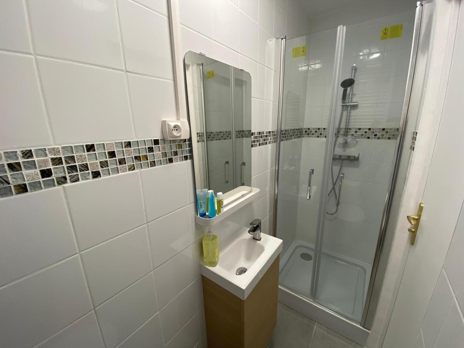 Отель Chambre Tout Confort Limay Экстерьер фото